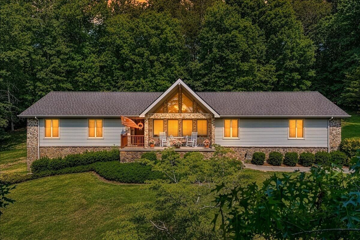 Property Photo:  456 County Road 135  TN 37370 