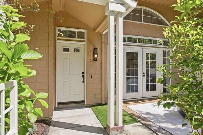 Property Photo:  444 San Antonio Road 2C  CA 94306 