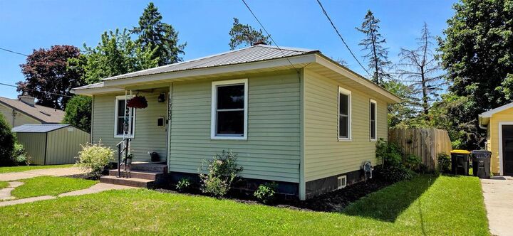 Property Photo:  1733 Stoughton Avenue  WI 54660 