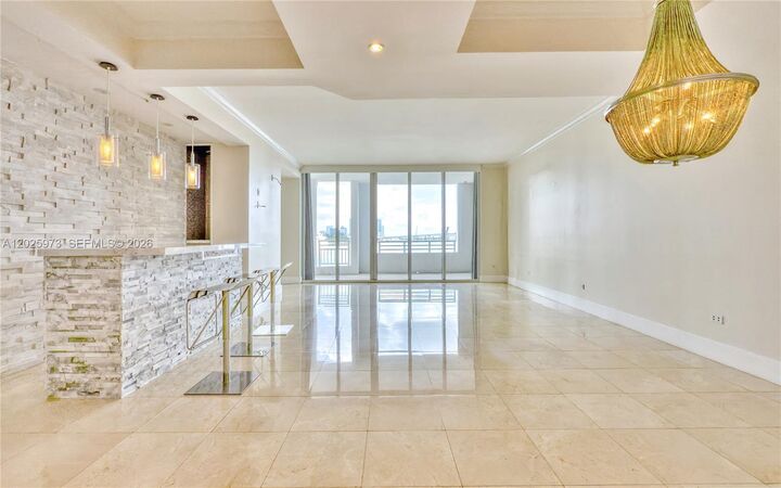 Property Photo:  848 Brickell Key Dr 306  FL 33131 