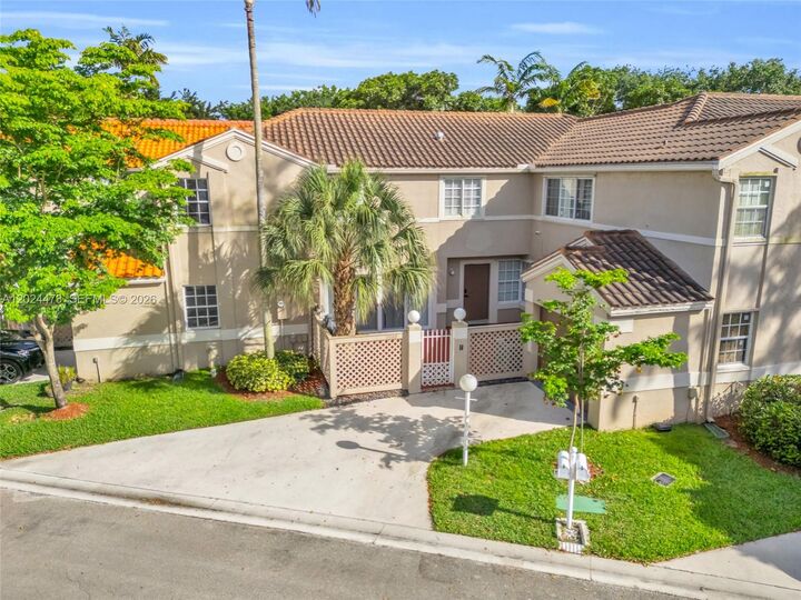Property Photo: 11022 Chandler Dr FL 33026