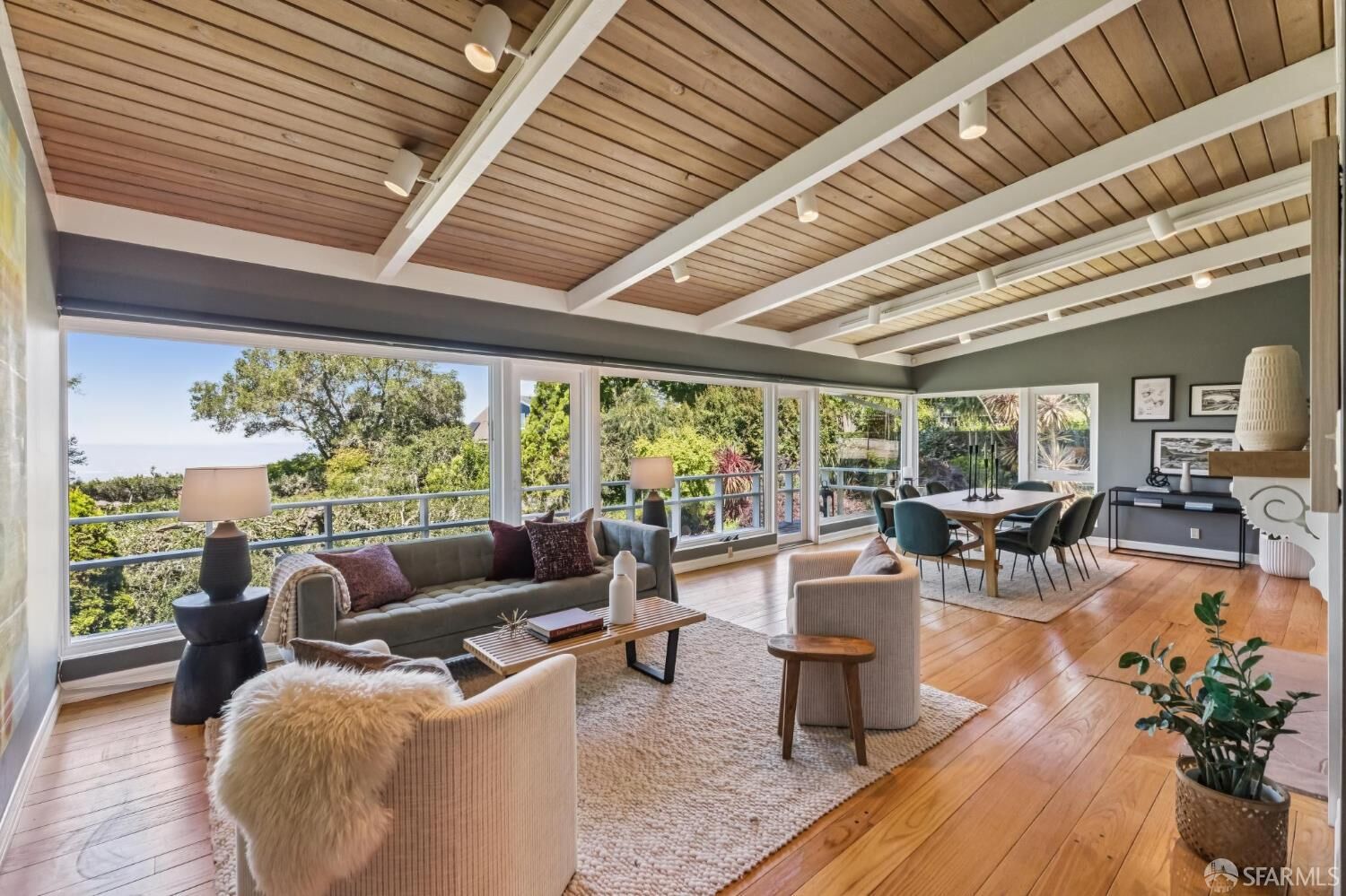 Property Photo:  5526 Balboa Drive  CA 94611 