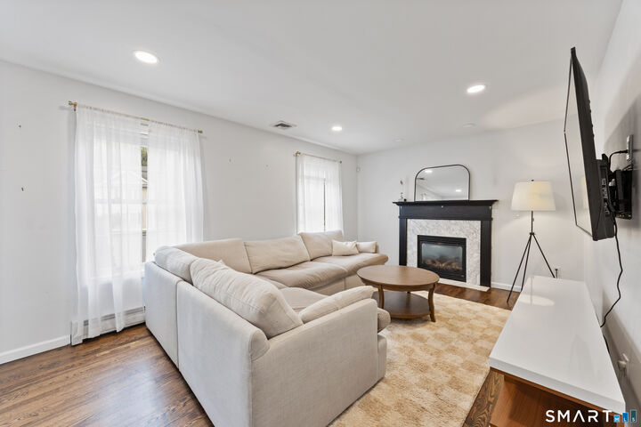 Property Photo:  600 Main Street 7  CT 06489 