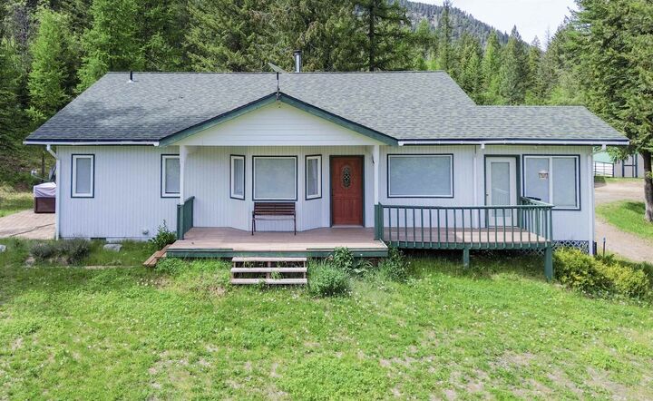 Property Photo: 2015 Thoni Rd WA 99101