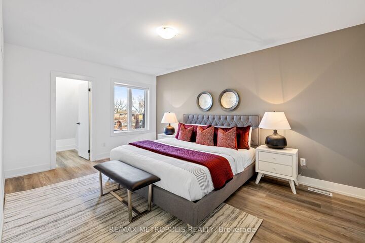 Property Photo: 449 Lansdowne Avenue ON M6H 3Y2