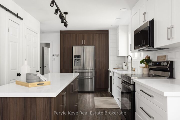 Property Photo: 1042 Hillside Crescent ON P1H 2J6