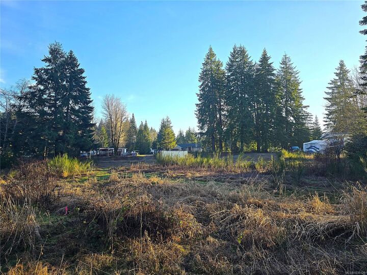 Property Photo:  2831 Burde St 2  BC V9Y 7M4 
