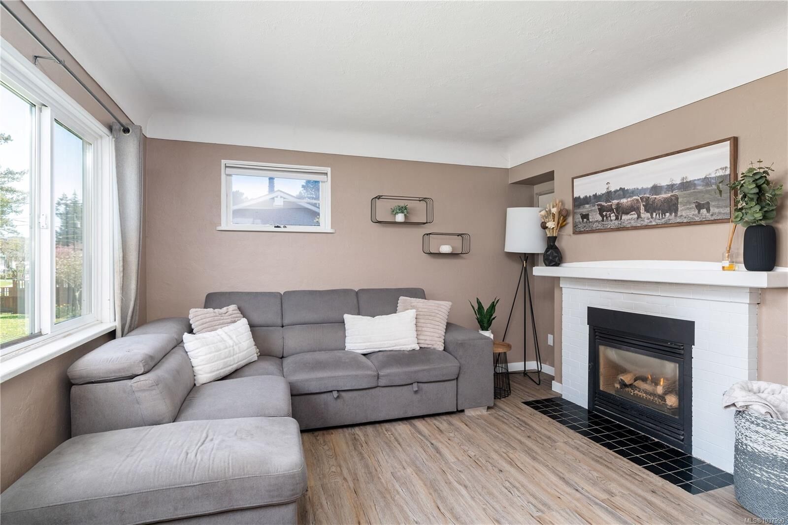 Property Photo: 545 Tait St BC V8Z 4V6