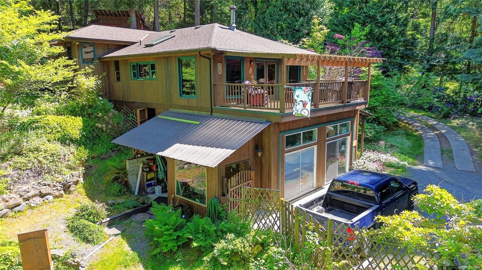 Property Photo: 1311 Harrison Way BC V0R 1X2