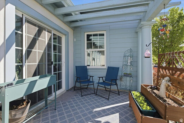 Property Photo: 11166 S Waltana Way W UT 84009