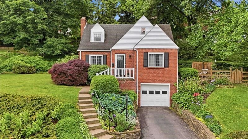 Property Photo:  4 Fernwood Avenue  PA 15228 