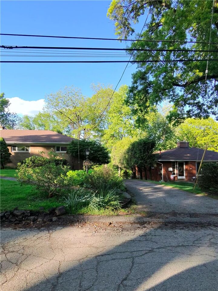 Property Photo: 2737 Orlando Place PA 15235