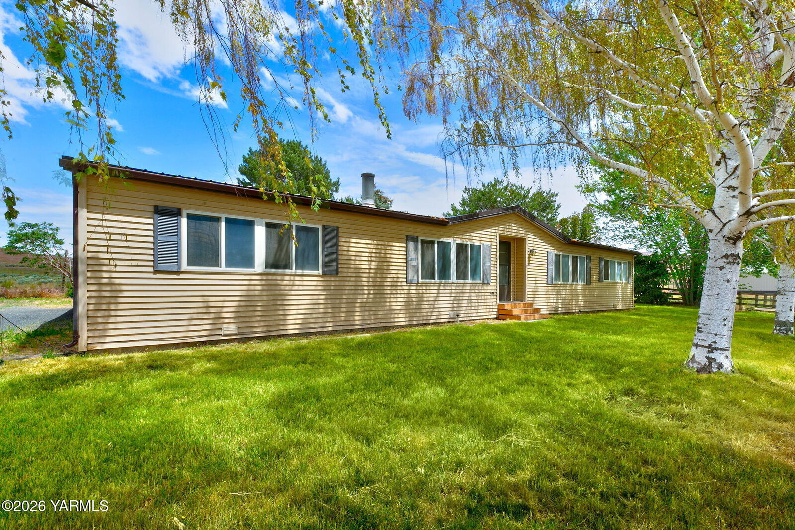 Property Photo: 171 Gopher Rd WA 98942