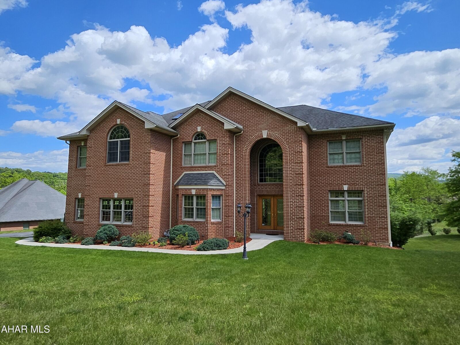 Property Photo: 105 Paddock Circle PA 16635