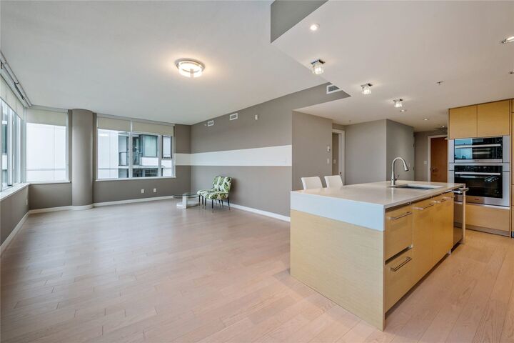 Property Photo:  505 W 30th Avenue 507  BC V5Z 0G4 