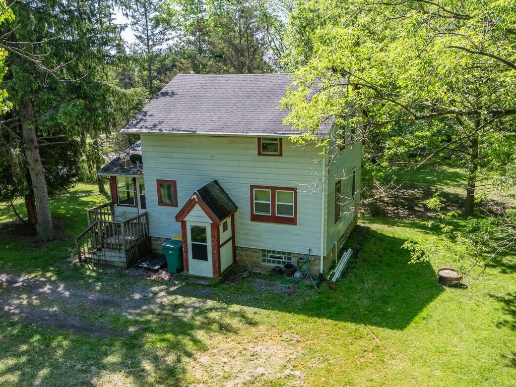 Property Photo:  77 Fairview Road  NY 14546 