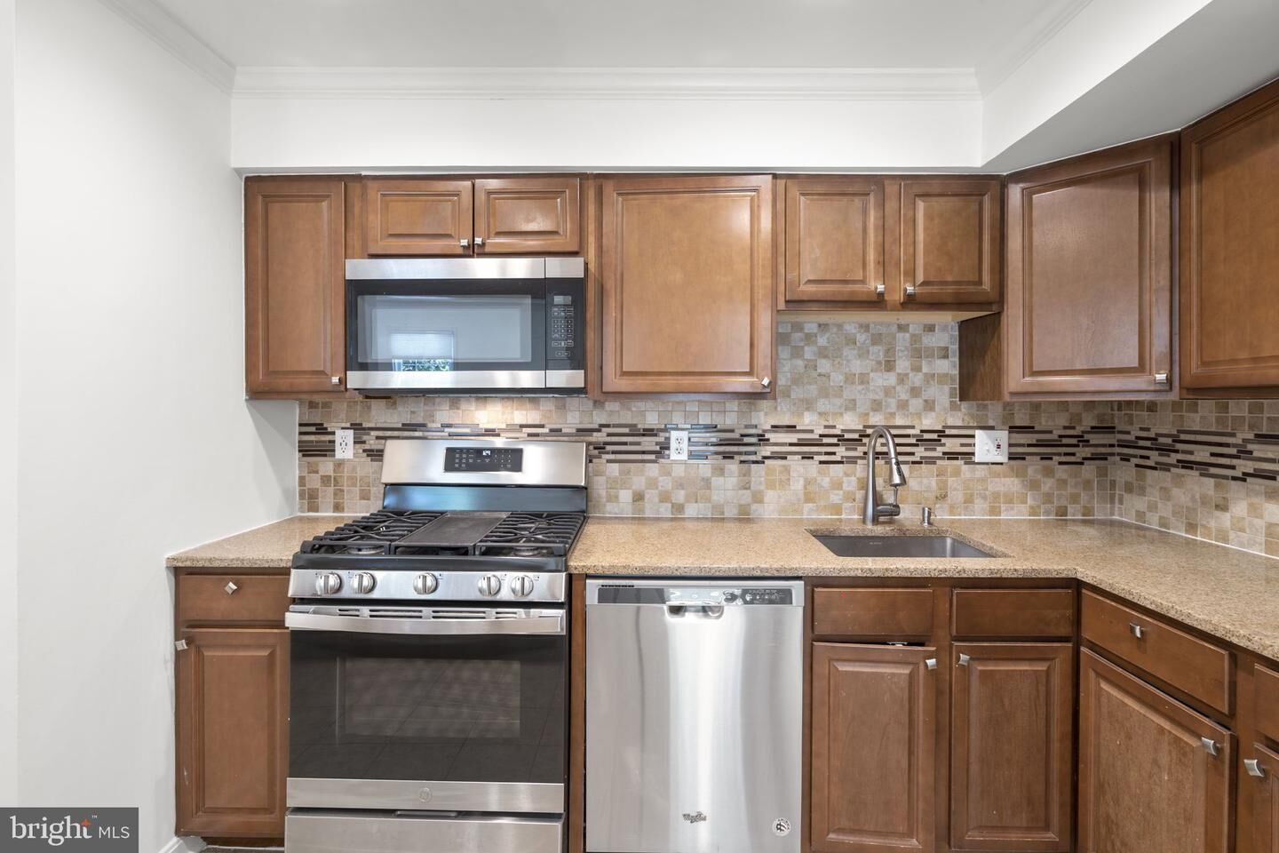 Property Photo:  2407 Alsop Court  VA 20191 