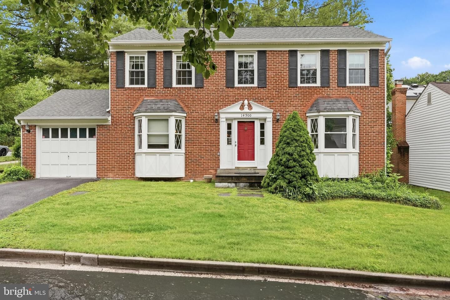 Property Photo: 14900 Sequoia Hill Lane MD 20906