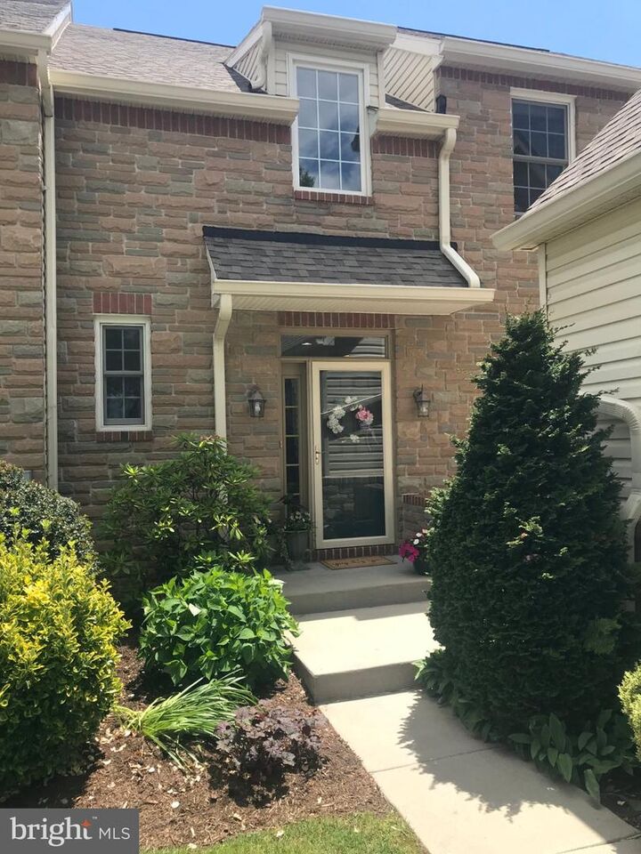 Property Photo:  1443 Turnberry Court  PA 17403 