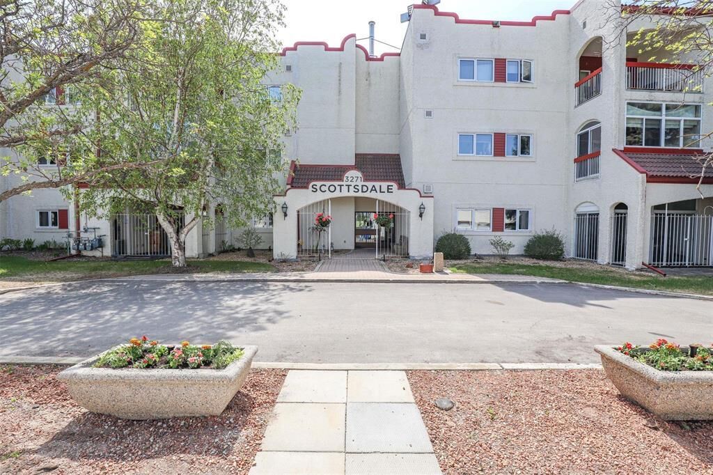 Property Photo:  3271 Pembina Highway  MB R3V 1T7 
