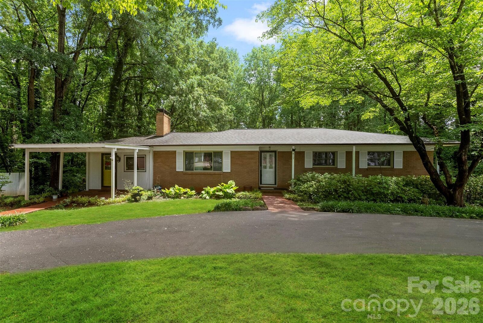 Property Photo:  817 Landing Street  NC 28086 