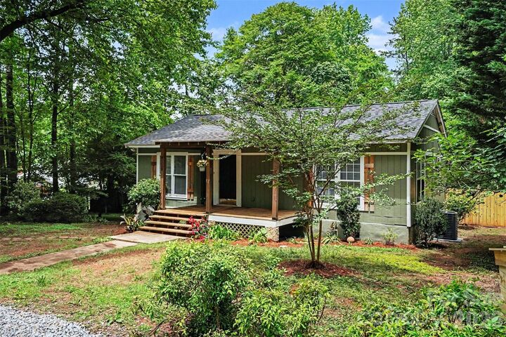 Property Photo: 9118 S Lakebrook Road NC 28214