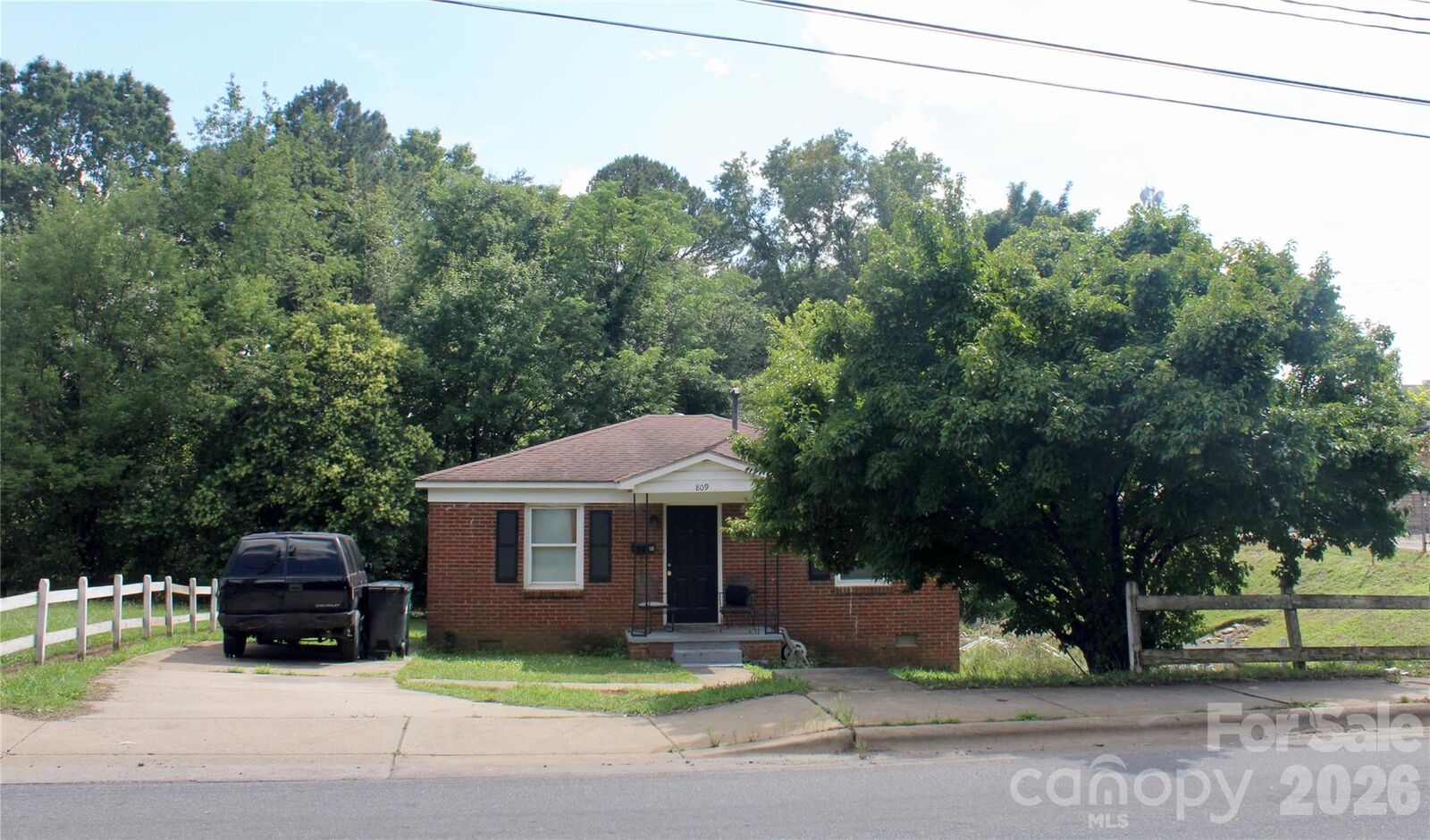 Property Photo: 809 Norris Avenue NC 28206