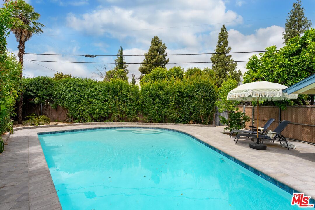 Property Photo:  22736 Cantlay St  CA 91307 