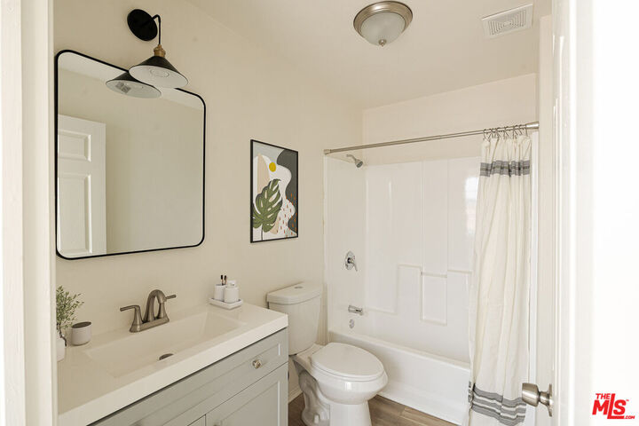 Property Photo: 8624 S Main St CA 90003