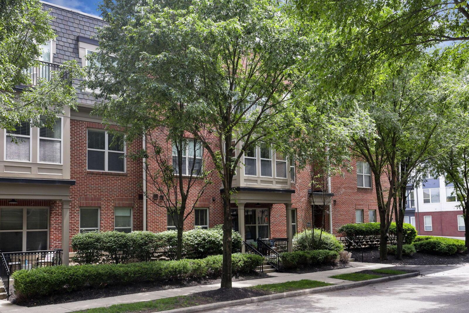 Property Photo:  960 Perry Street  OH 43215 