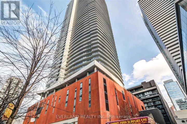 Property Photo:  21 Widmer Street 4001  ON M5V 0B8 