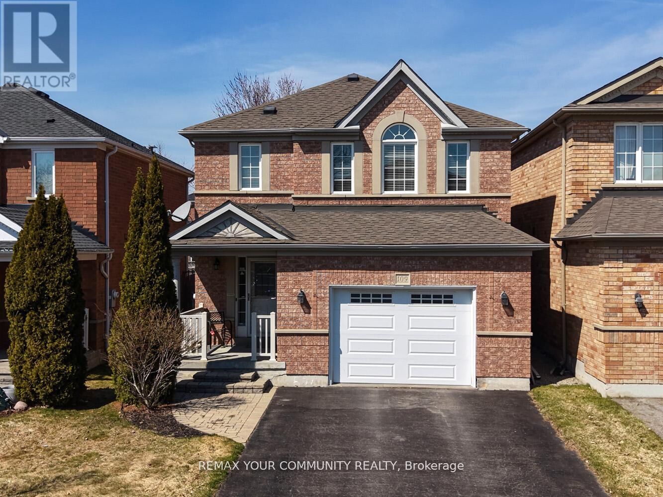 Property Photo:  109 Collis Drive  ON L4G 7V2 