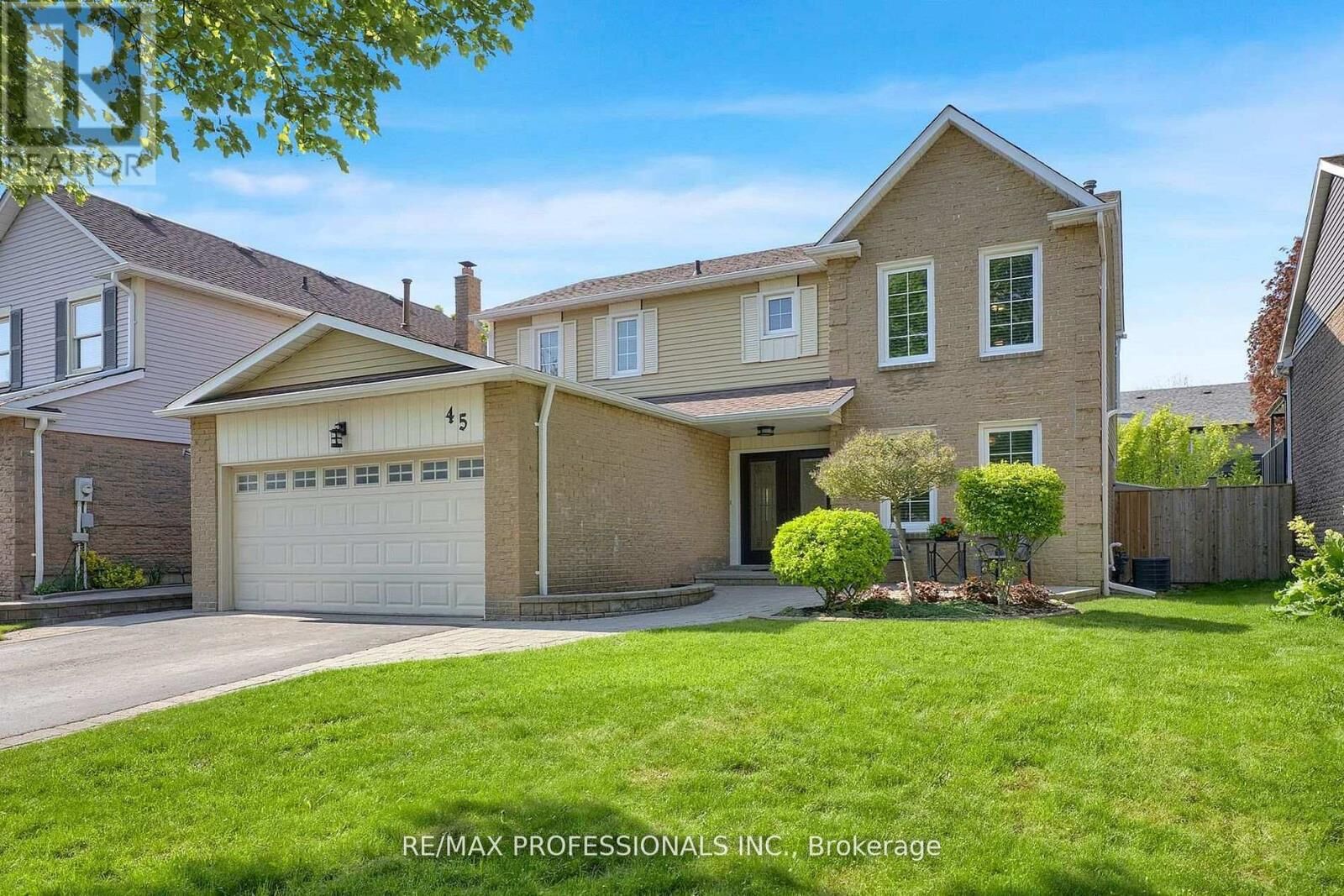 Property Photo:  45 Resolute Crescent  ON L1P 1G9 