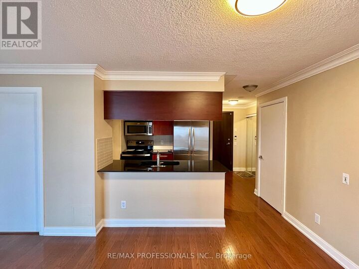 Property Photo:  25 Viking Lane 1548  ON M9B 0A1 