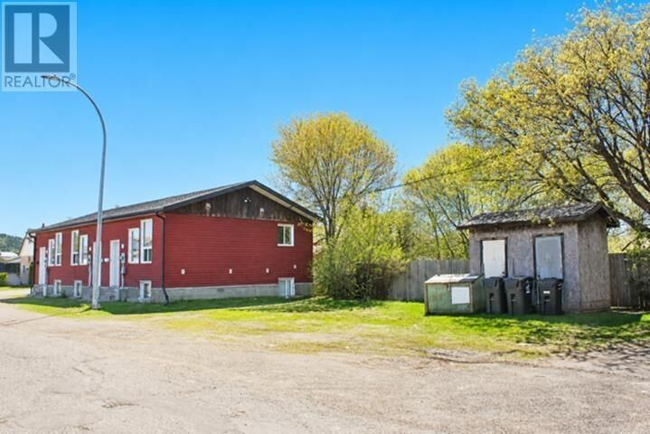 Property Photo:  303 Frederica St W  ON P7E 3W4 