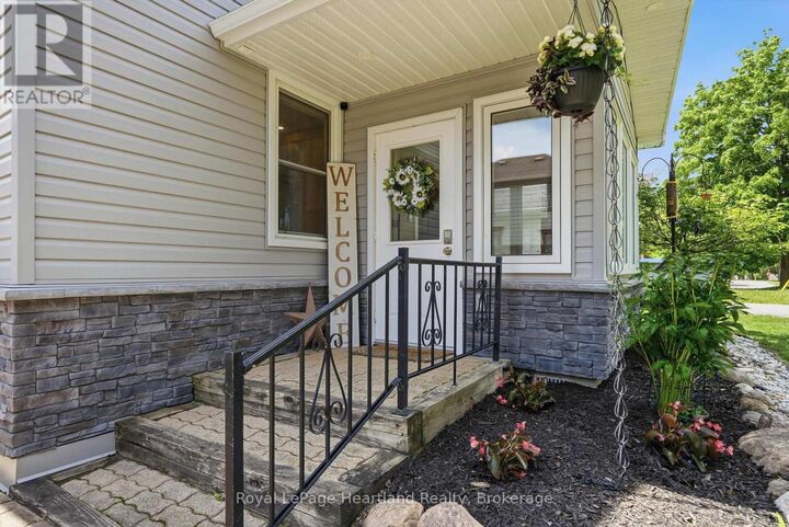 Property Photo: 212 Townsend Street ON N0M 1L0
