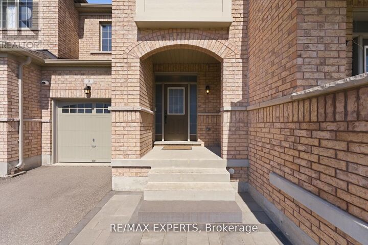 Property Photo: 9 Port Arthur Crescent ON L4E 1B5