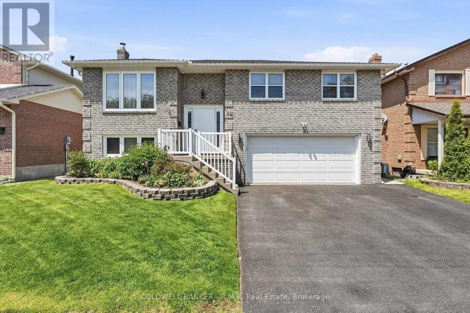 Photo de la propriété: 14 Glenabbey Drive ON L1E 1B9