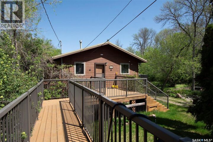 Property Photo:  462 Fairchild Avenue  SK S0G 4C0 