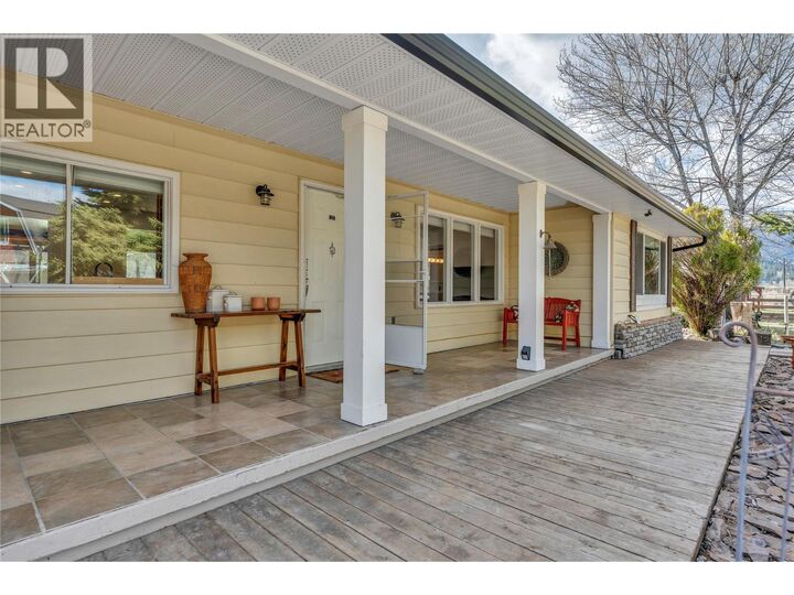 Property Photo: 212 Carr Crescent BC V0H 1T5