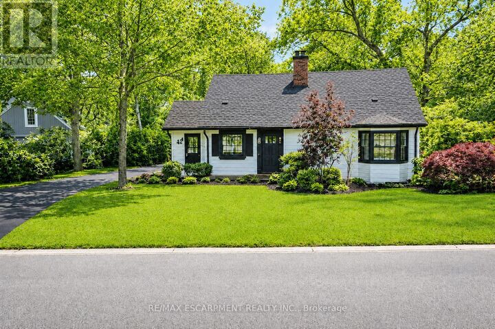 Property Photo:  804 Shadeland Avenue  ON L7T 2M1 