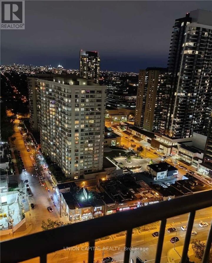 Property Photo:  100 Upper Madison Street 2805  ON M2N 6M4 
