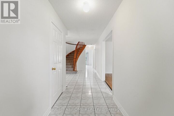Property Photo:  17 Bilbermar Crescent  ON L4S 1B8 