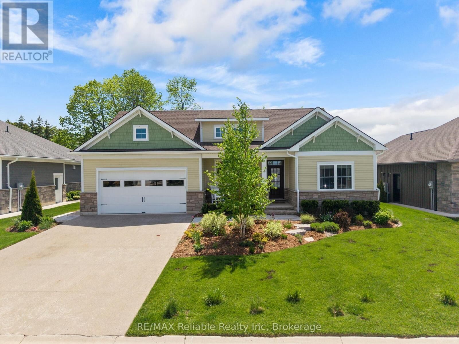 Property Photo: 14 Thimbleweed Drive ON N0M 1G0