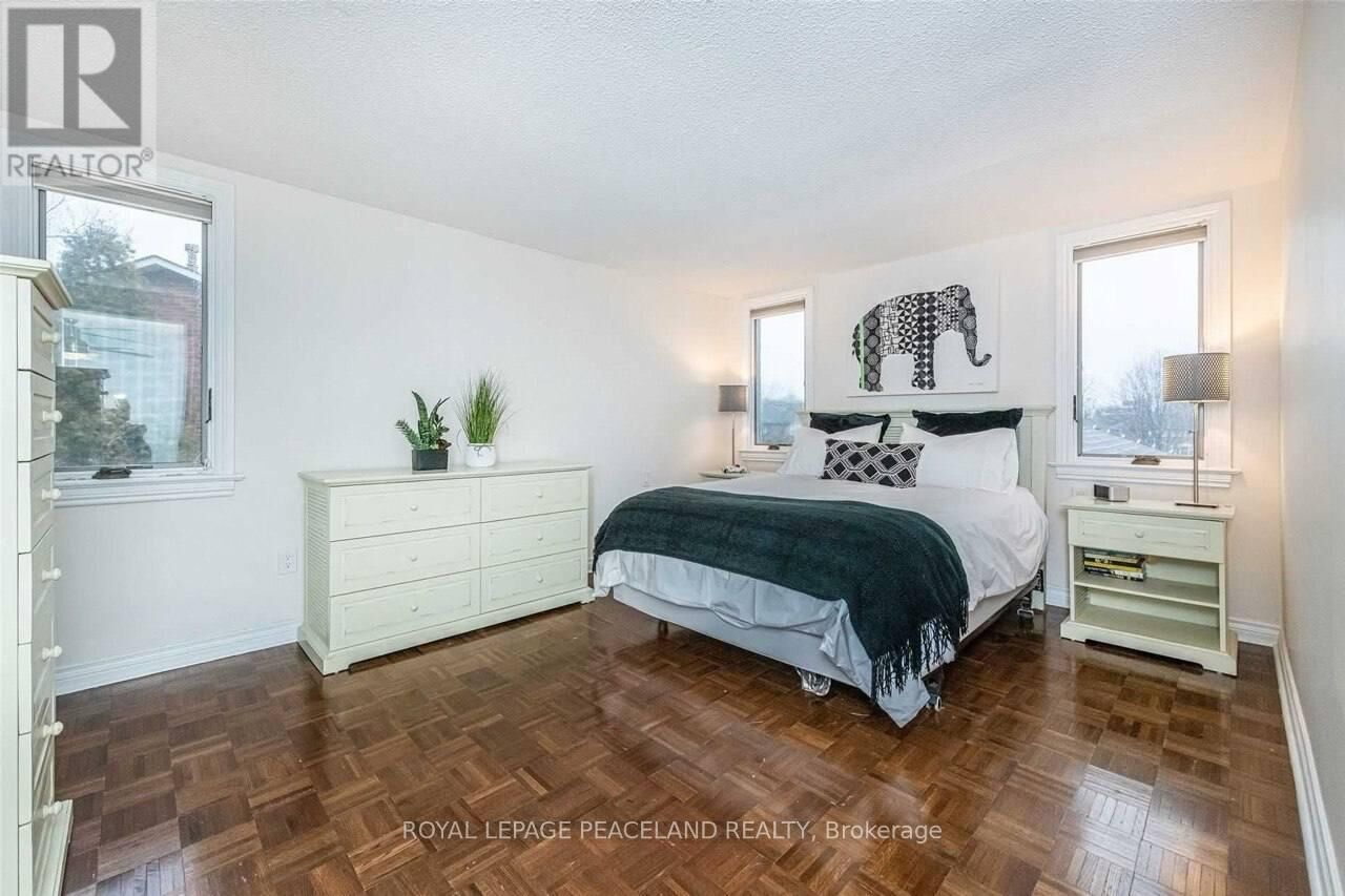 Property Photo: 4239 White Spruce Court 2 ON L5C 3X5