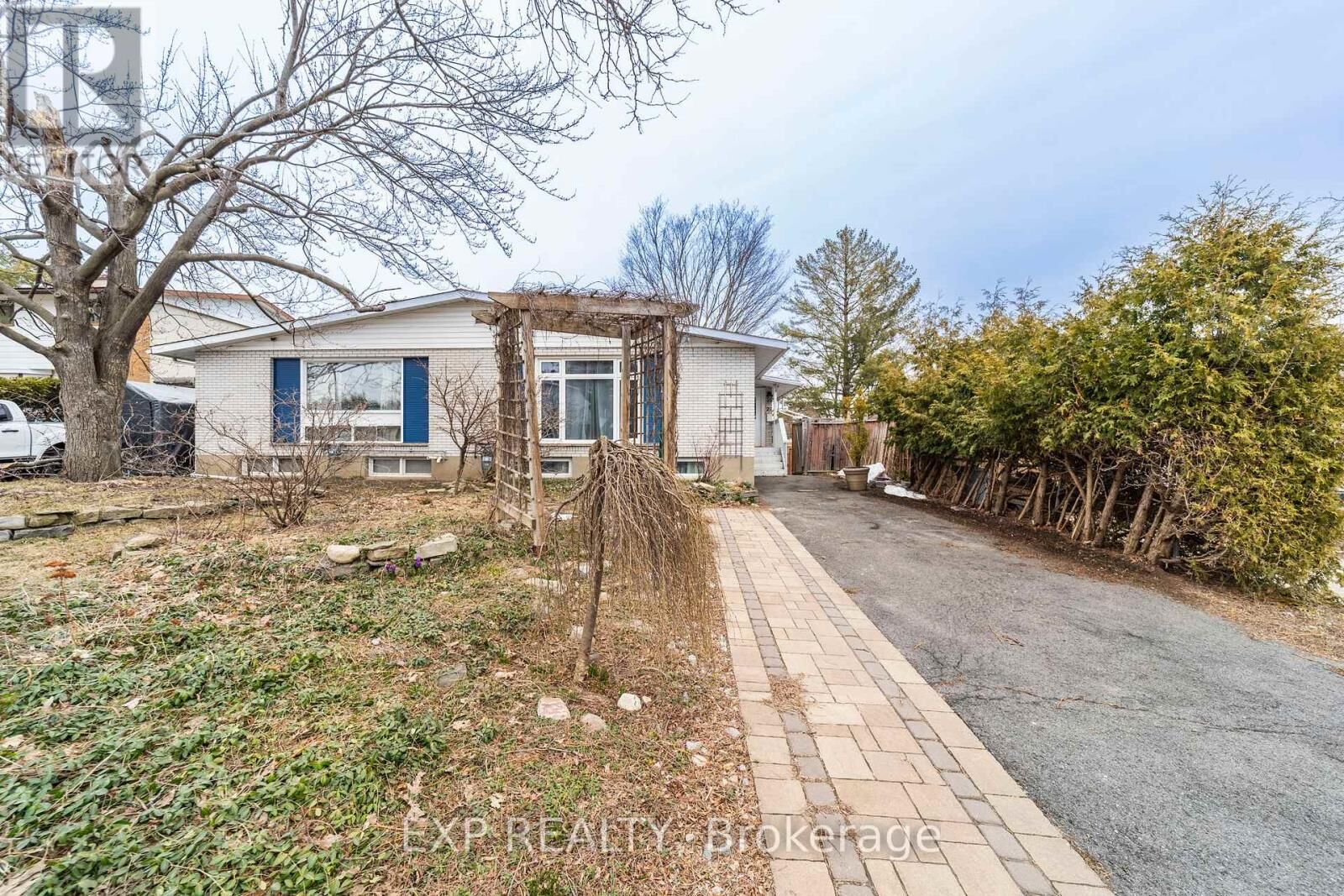 Property Photo: 21 Southview Crescent ON K2E 5R4