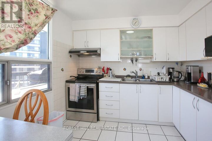 Property Photo: 135 Antibes Drive 806 ON M2R 2Z1