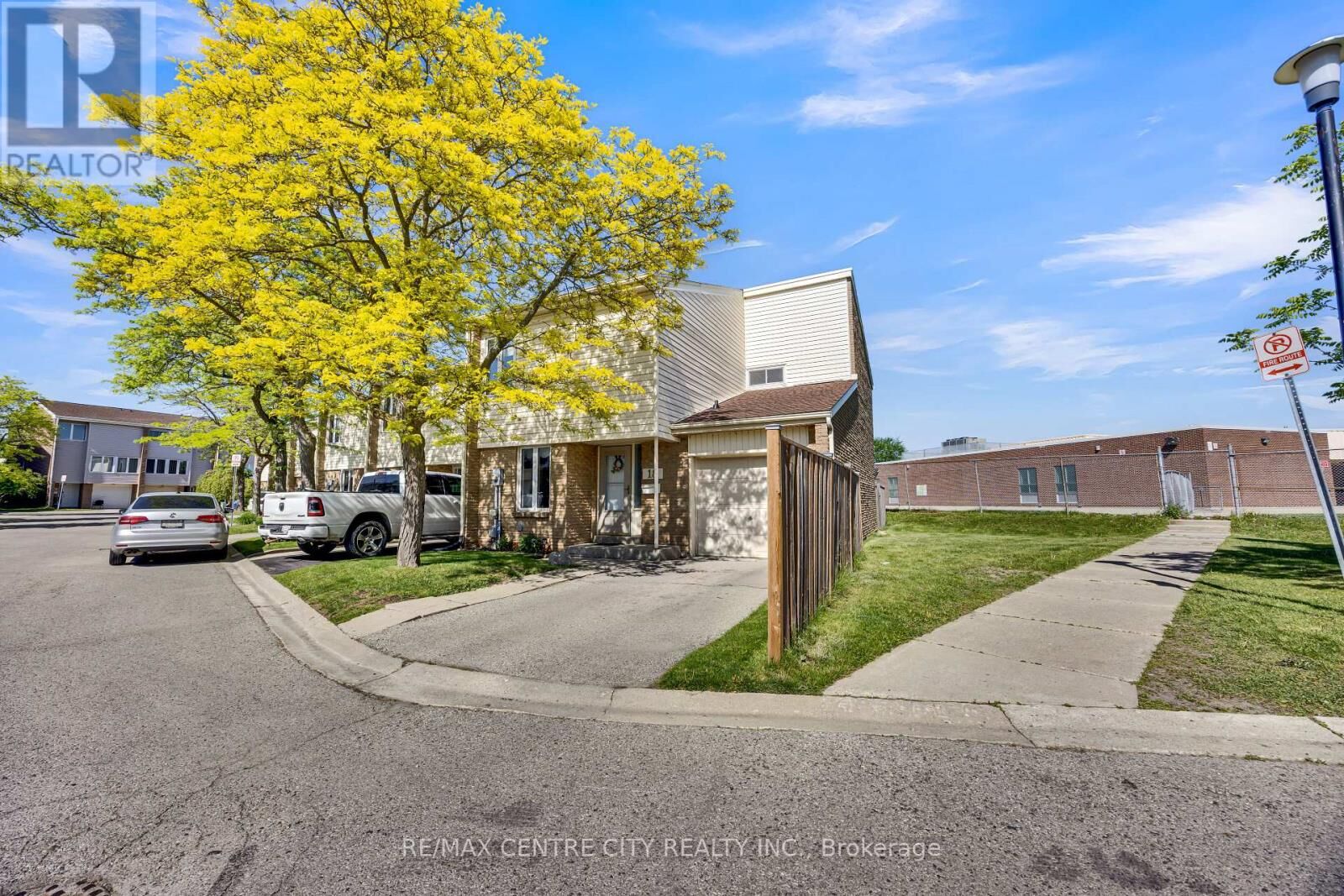 Property Photo:  700 Osgood Drive 18  ON N6E 2H1 