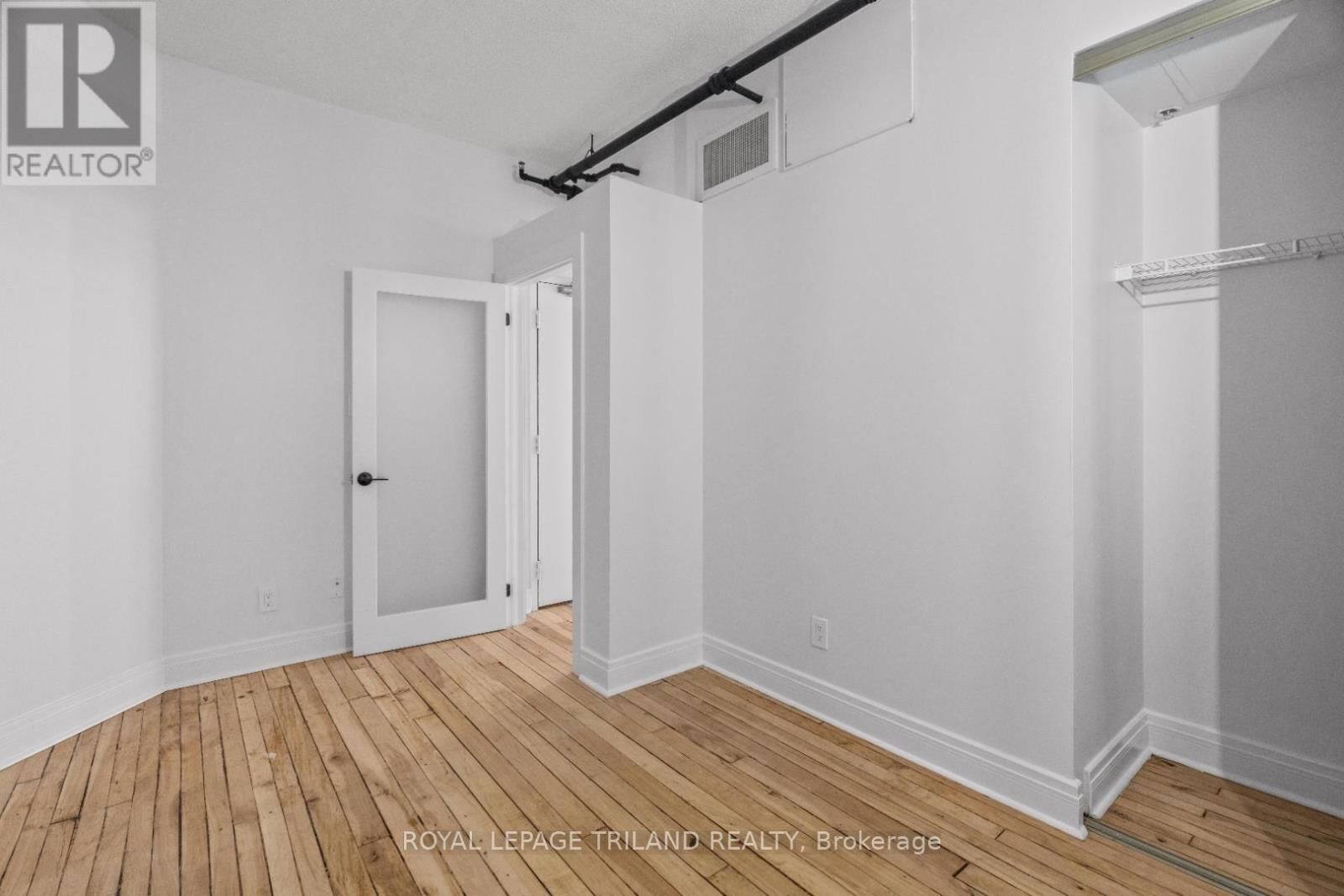 Property Photo: 330 Clarence Street 204 ON N6A 6H6