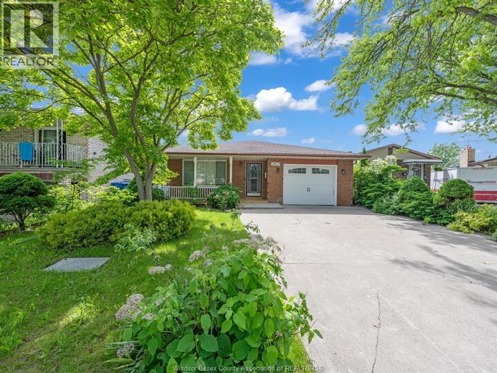 Property Photo:  2823 Garvey Crescent  ON N8W 4W7 